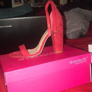 Shoe dazzle red heels😍